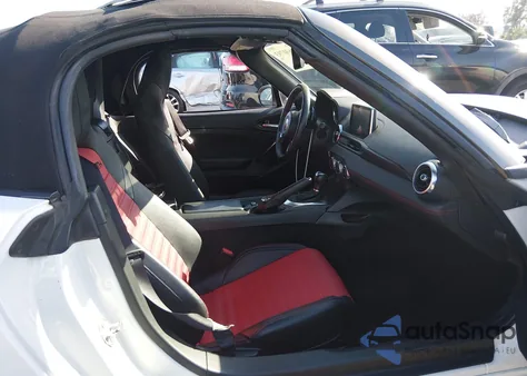 2018 Fiat 124 Spider Abarth z USA, uszkodzony, nr VIN JC1NFAEK9J0138980